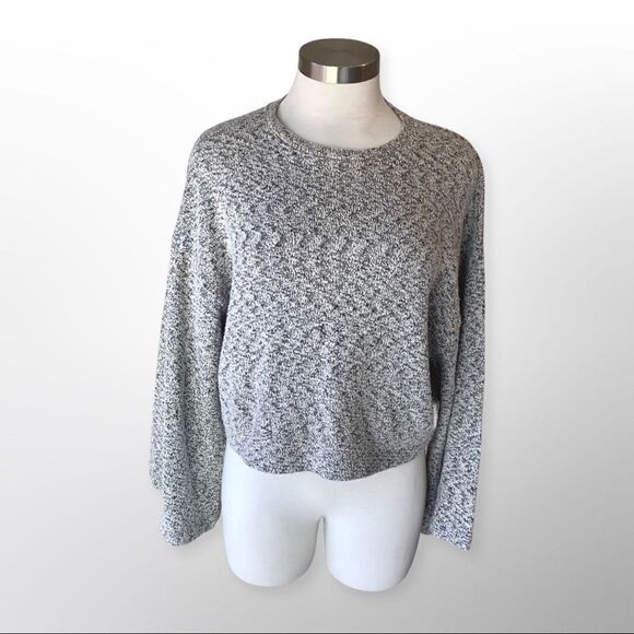 LUSH Cable Knit Wide-Sleeved Sweater - Picture 2 of 6